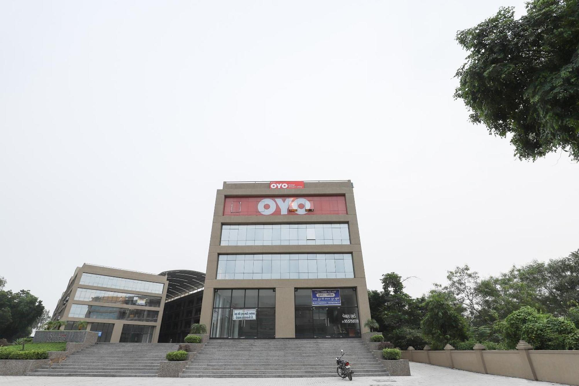 Hotel O Dream Stay Sarkhej Екстериор снимка