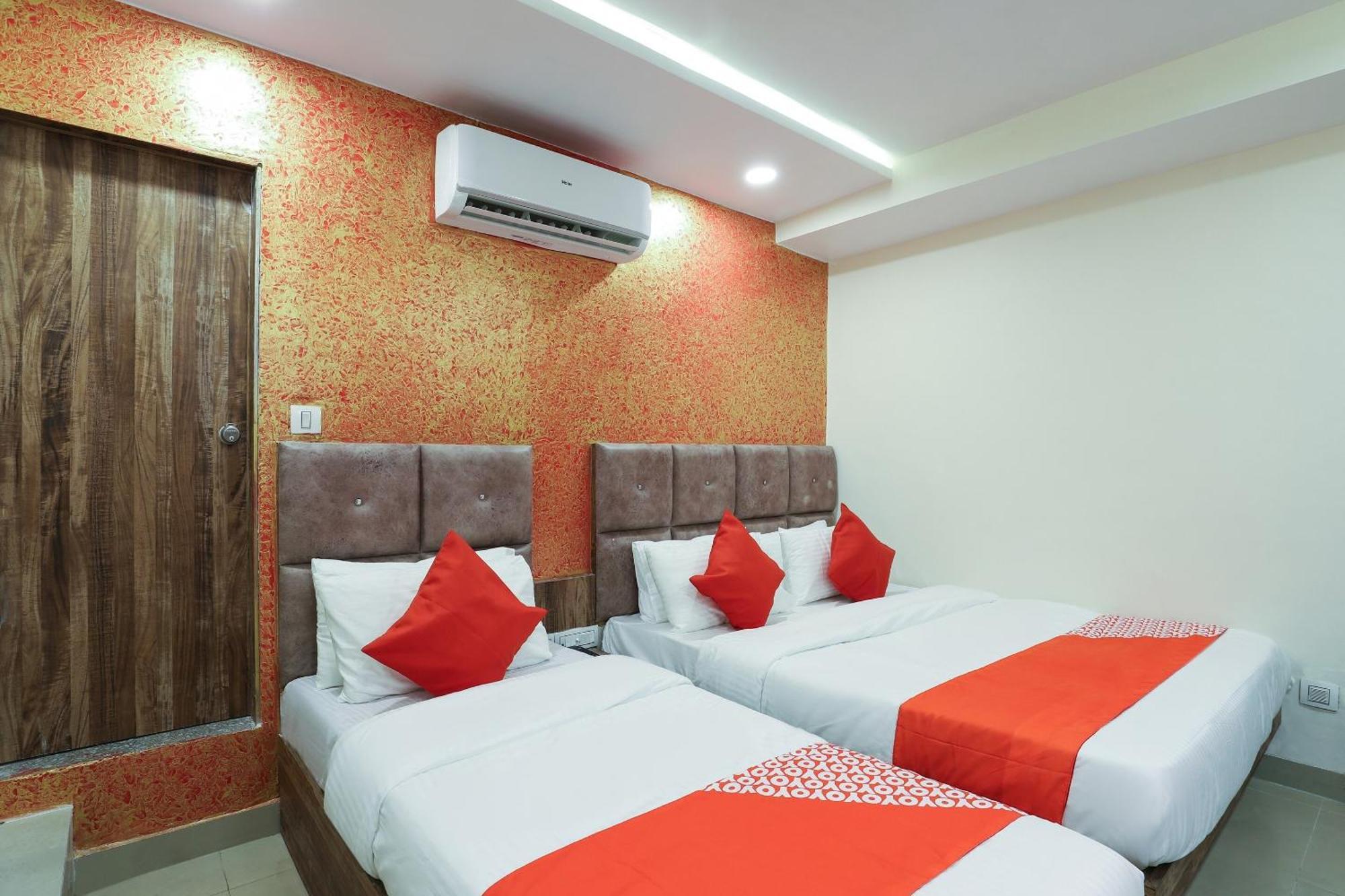 Hotel O Dream Stay Sarkhej Екстериор снимка