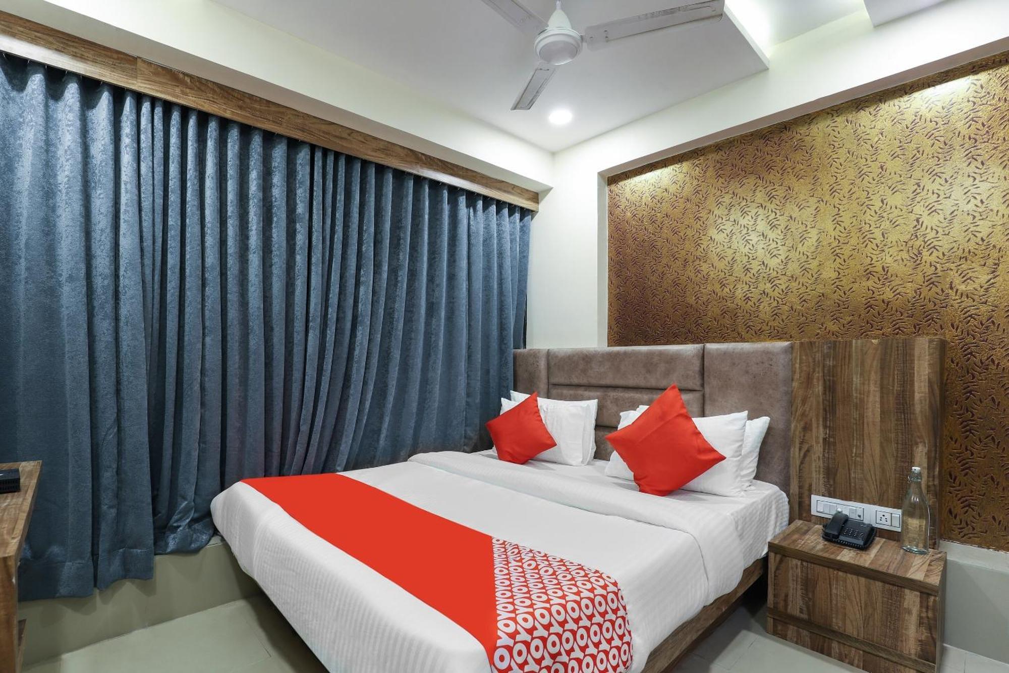 Hotel O Dream Stay Sarkhej Екстериор снимка